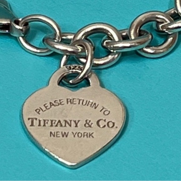 Tiffany & Co. Please Return To Tiffany & Co. New York Silver Heart Tag Bracelet - Picture 3 of 17